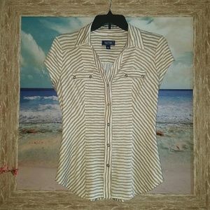 NWOT New York clothing company button up BLOUSE.